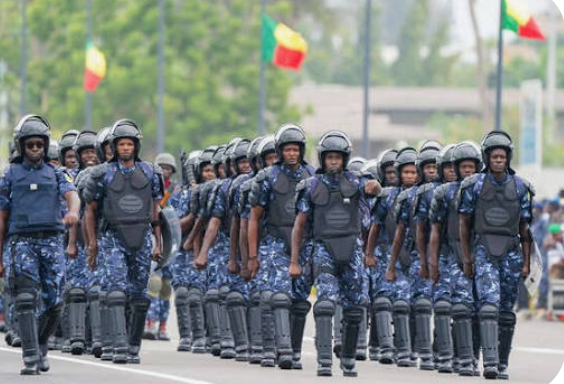 Arrestation d'un fugitif par les forces de l'ordre du Bénin