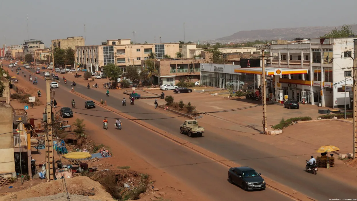 Depuis deux semaines, le Jnim impose un blocus réduisant les entrées dans Bamako, la capitale malienne