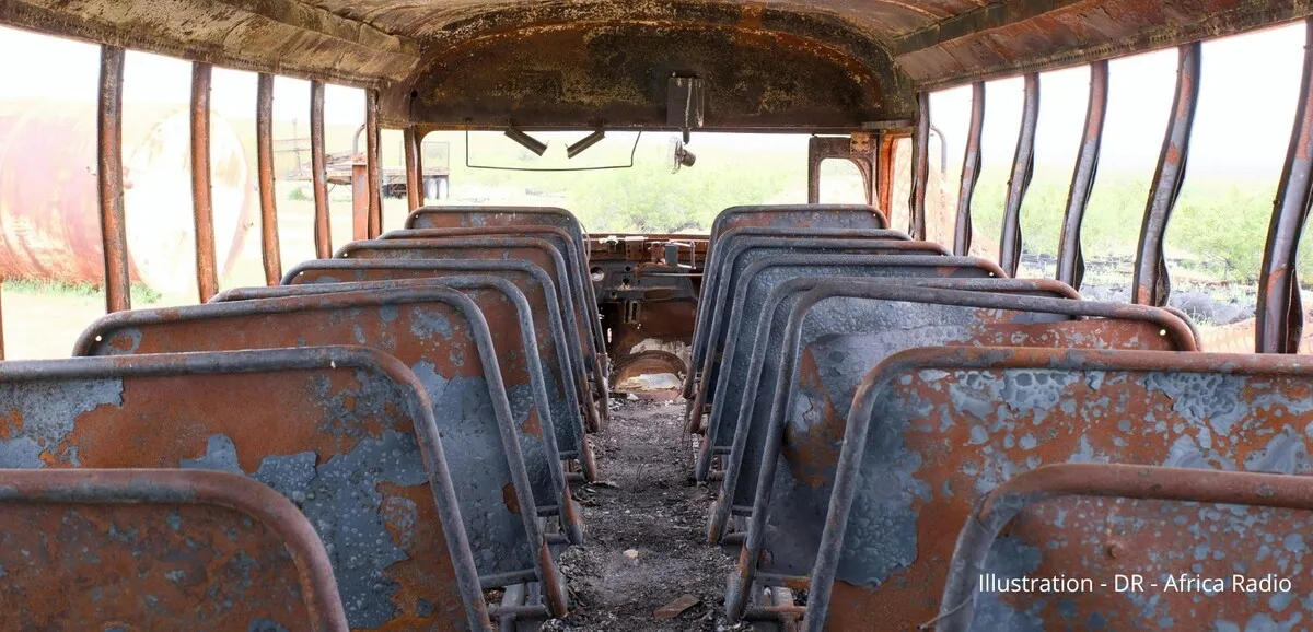 bus incendiés près de Bamako : la pression jihadiste s'intensifie sur les axes routiers