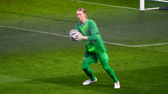 Matvey Safonov, gardien du PSG, en action
