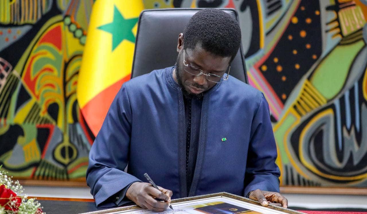Signature officielle de la nomination du général Pape Cissé par le président Bassirou Diomaye Faye