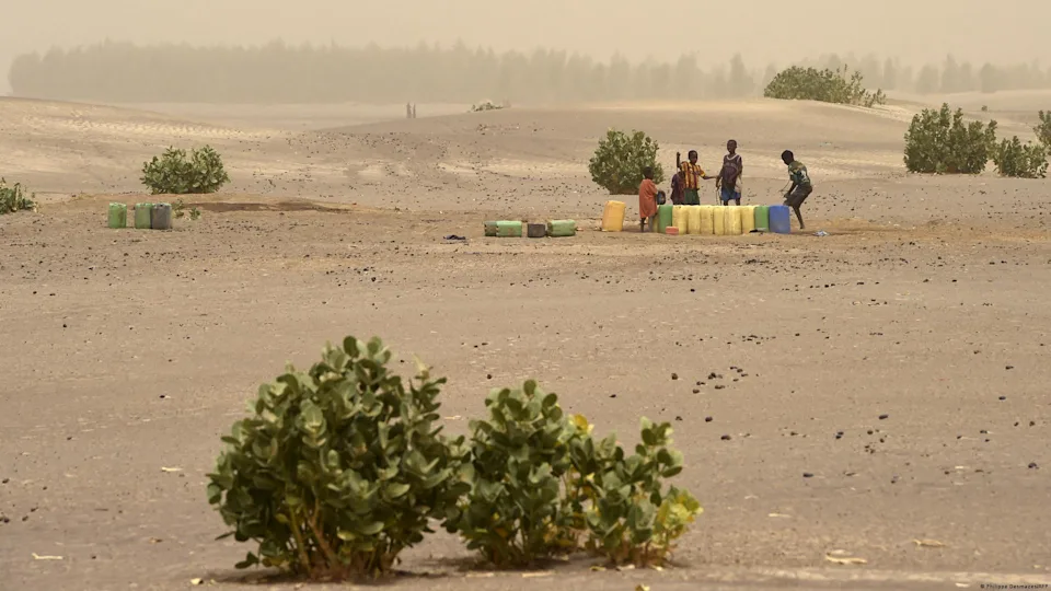 L'accès à l'eau est particulièrement difficile dans certaines régions du Mali. Photo d'illustration avec le lac de Faguibine asséché dans la région du Tombouctou.