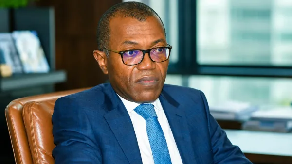 Portrait officiel d'Ekoué Djro Glokpor, nouveau directeur national de la BCEAO pour le Togo