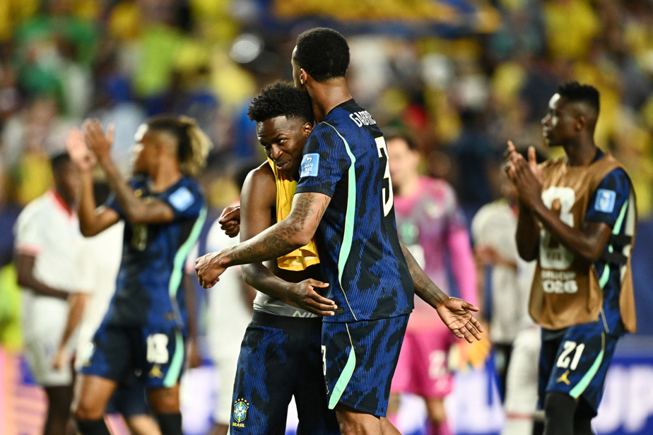 Célébration d'un but brésilien lors du match contre Haïti