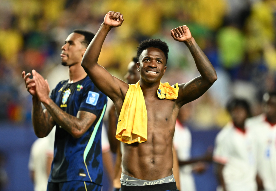 L'équipe du Brésil célébrant une victoire en Coupe du monde