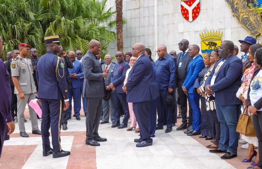 Réception d'une délégation provinciale au Palais présidentiel de Libreville