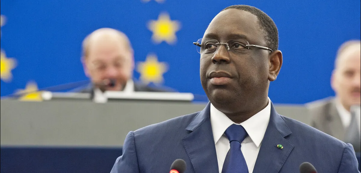 Macky Sall lors de son retour à Dakar, une visite controversée