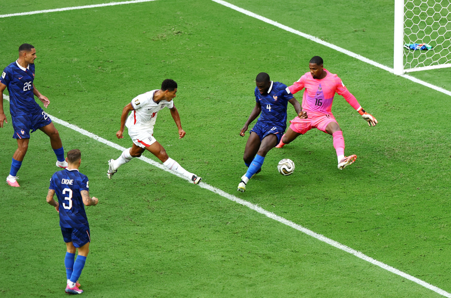 Les joueurs français célébrant un but de Mbappé