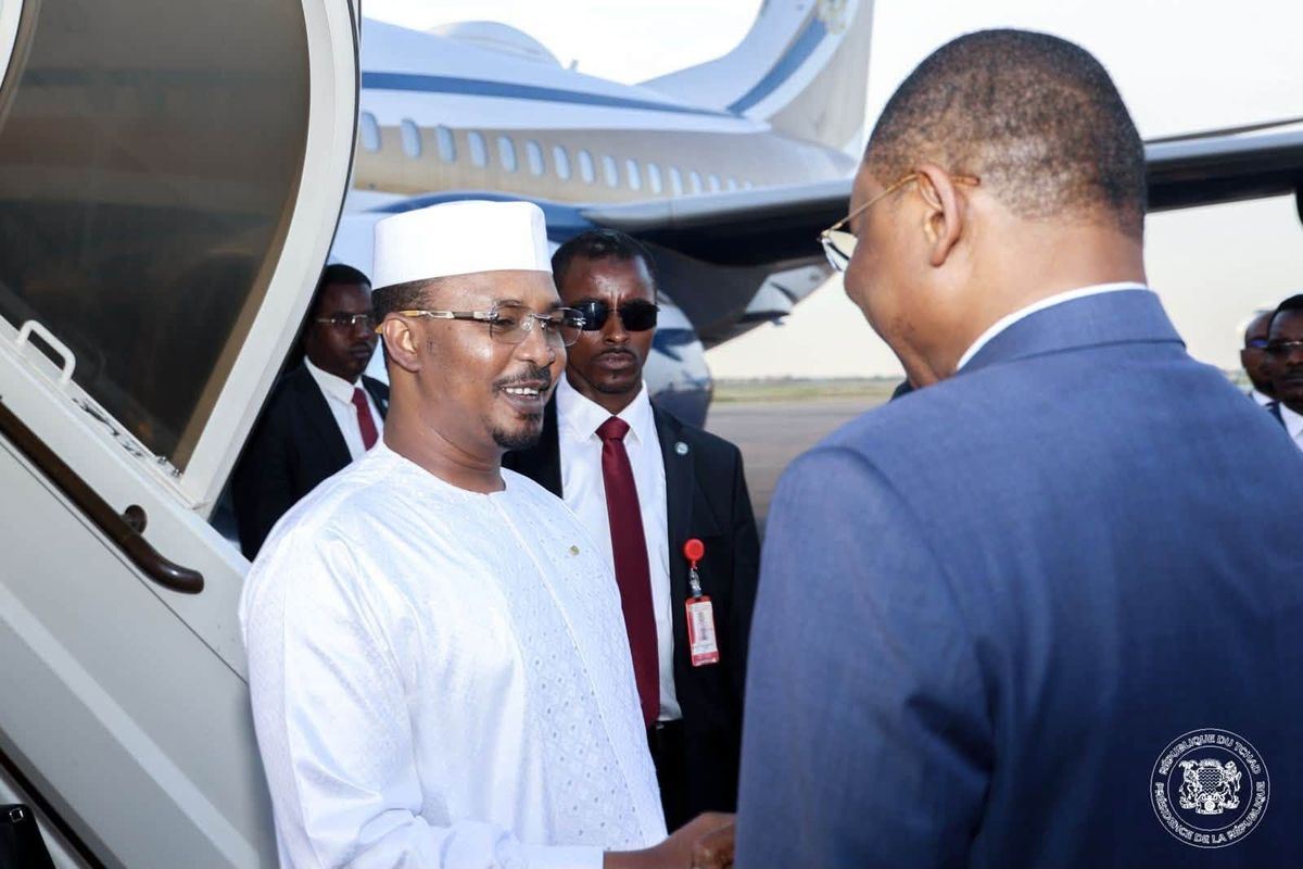 Retour du président tchadien à N'Djamena après une visite diplomatique aux Émirats arabes unis