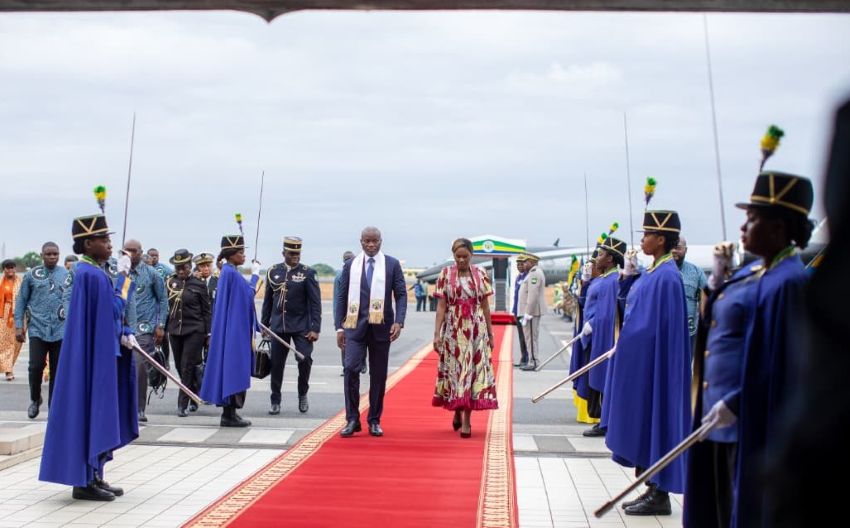 Le président et son épouse de retour à Libreville après une tournée africaine