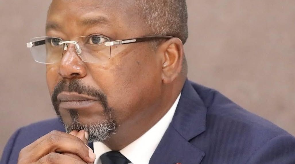 Portrait d'Alain-Claude Bilie By Nze lors d'un événement politique